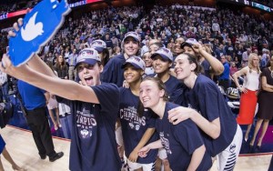 UCONN Twitter March Photo